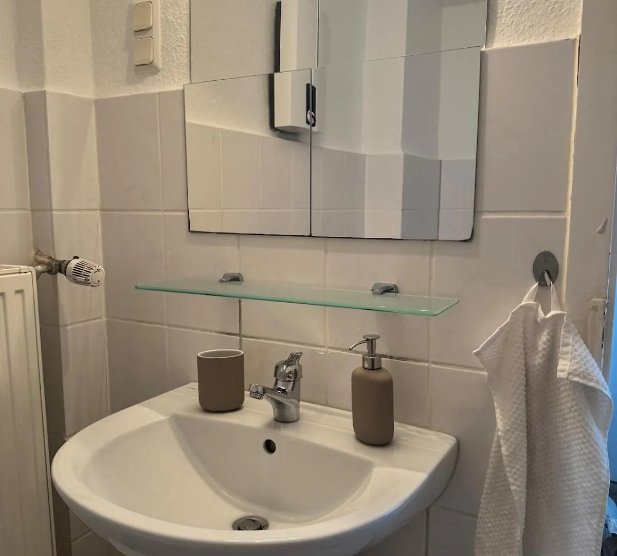 קלן Modern Centrally Located Apartment